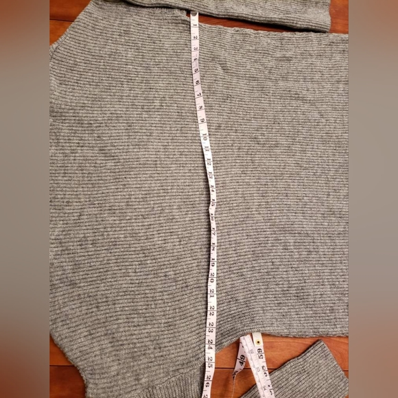 Kismet Deep V Grey Sweater size XXL - Picture 6 of 13